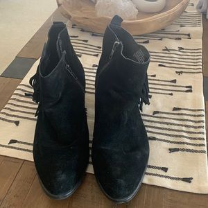 Steve Madden Black fringe booties, size 8.5 GUC